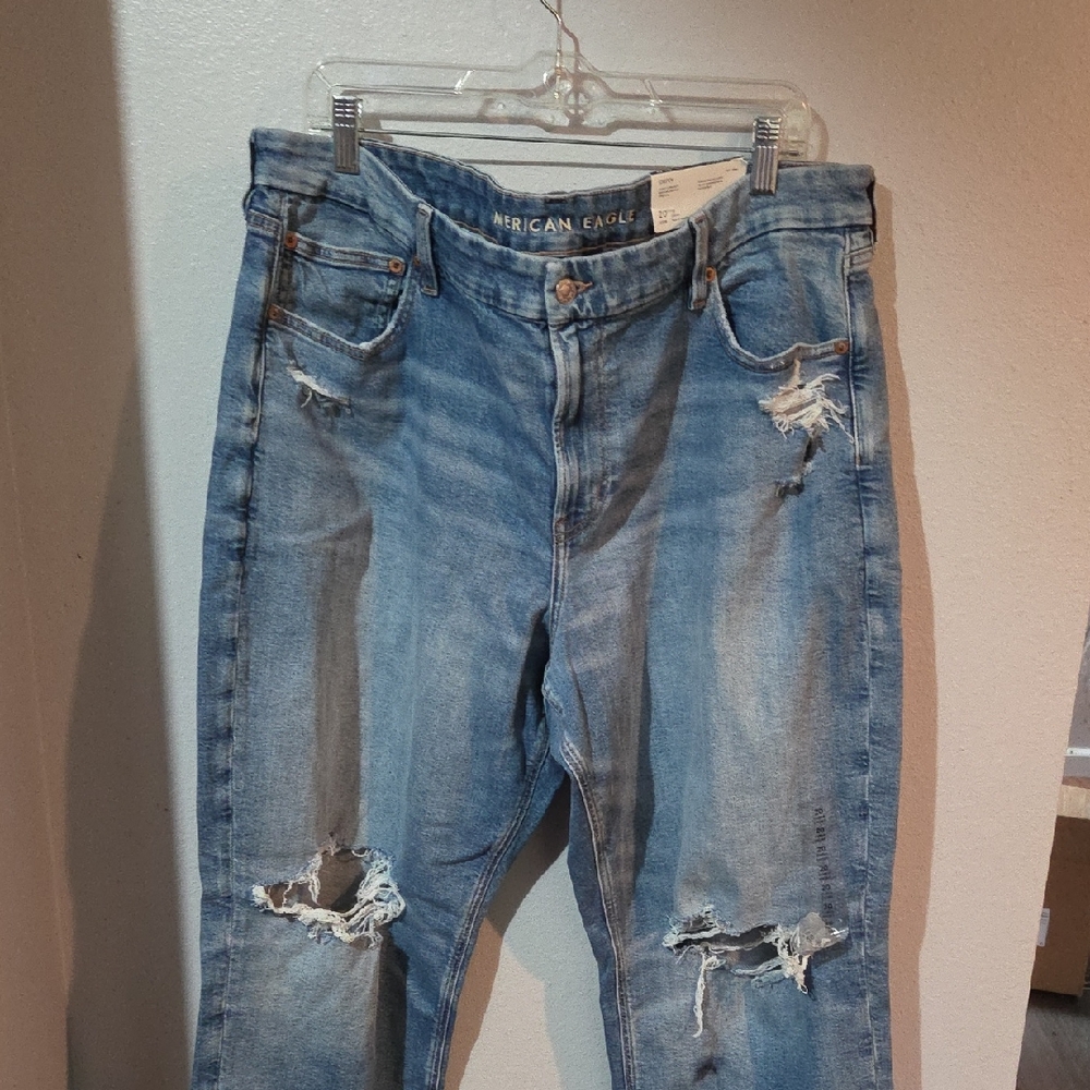 American Eagle Outfitters Women's Light Blue Distressed Boyfriend Jeans
